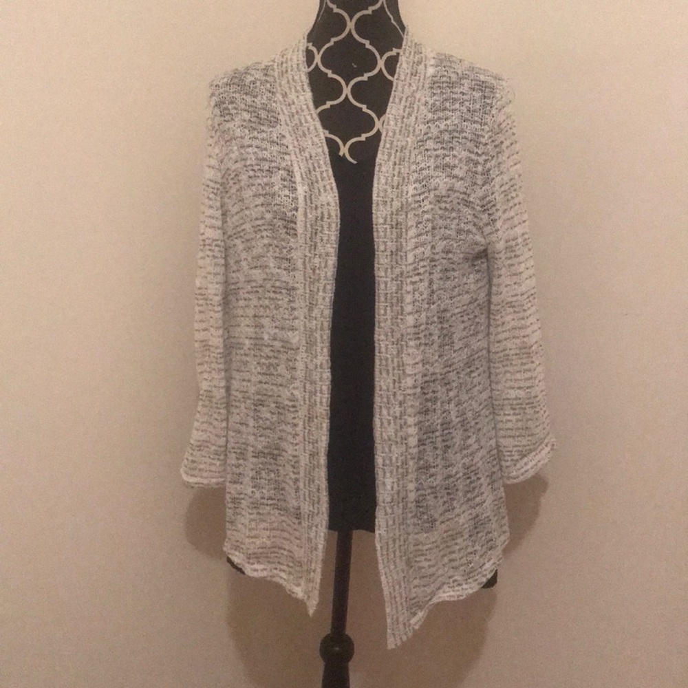 Black and white Cardigan with black T-shirt
